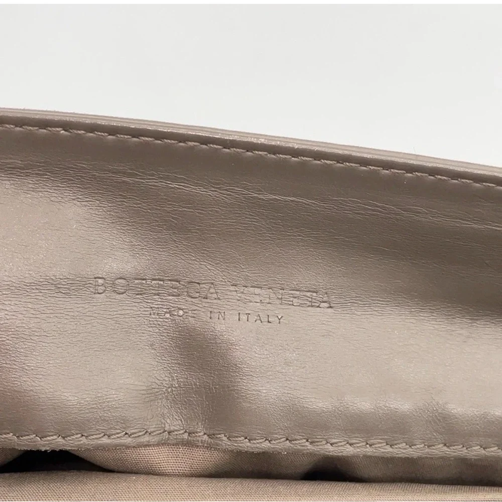 BOTTEGA VENETA Unisex Sophisticated Intrecciato Grey Woven Leather Briefcase